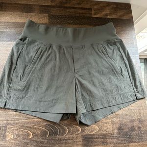 Athleta Trekkie North Short